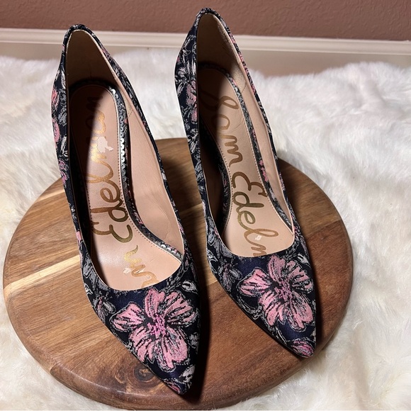 Sam Edelman Shoes - Sam Edelman Navy Blue and Pink Heels with Floral Embroidery Size 8